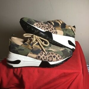 😎Steve Madden, size 5M, great condition, see photos, clean, 🔥🔥